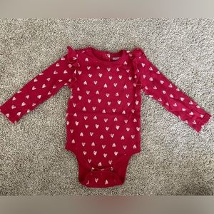 Old Navy girls 18-24 mos long sleeve heart onesie - Valentine’s Day ❤️